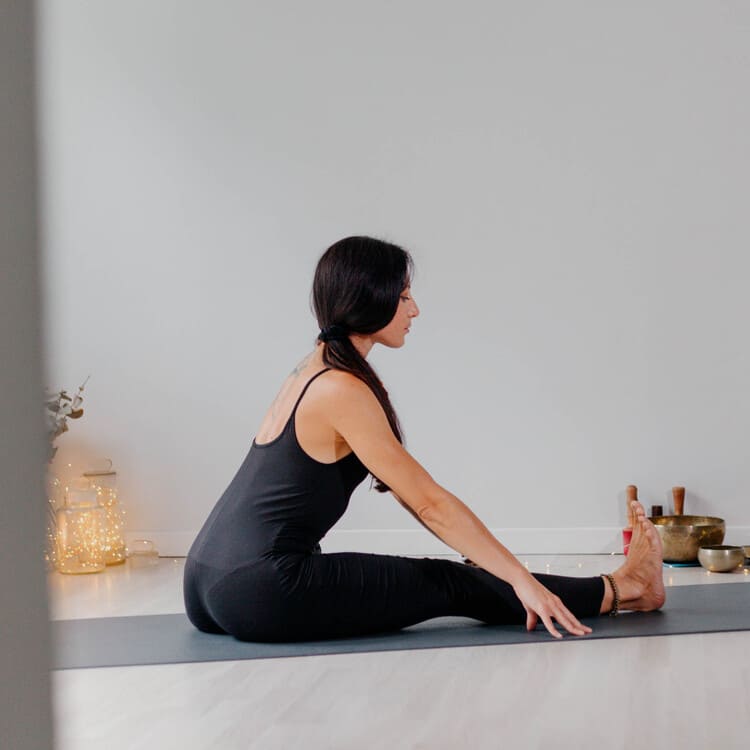 Manuela Montalcino insegnante di Vinyasa Yoga di Semi di Yug